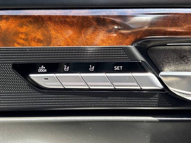 2018 Genesis G90