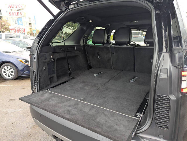 2017 Land Rover Discovery SE