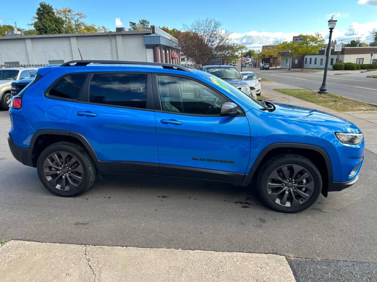 2021 Jeep Cherokee for sale at Jon's Auto in Marquette, MI