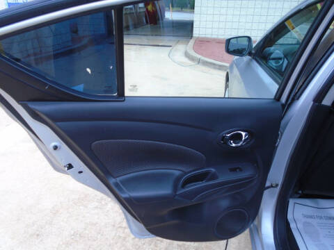 2017 Nissan Versa 1.6 SV