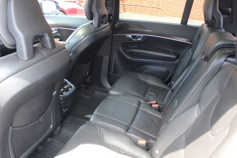 2017 Volvo XC90 T6 Momentum