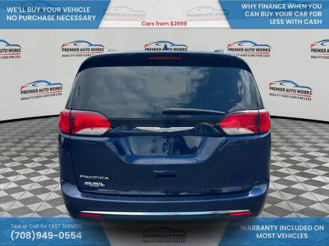 2017 Chrysler Pacifica Touring-L Plus