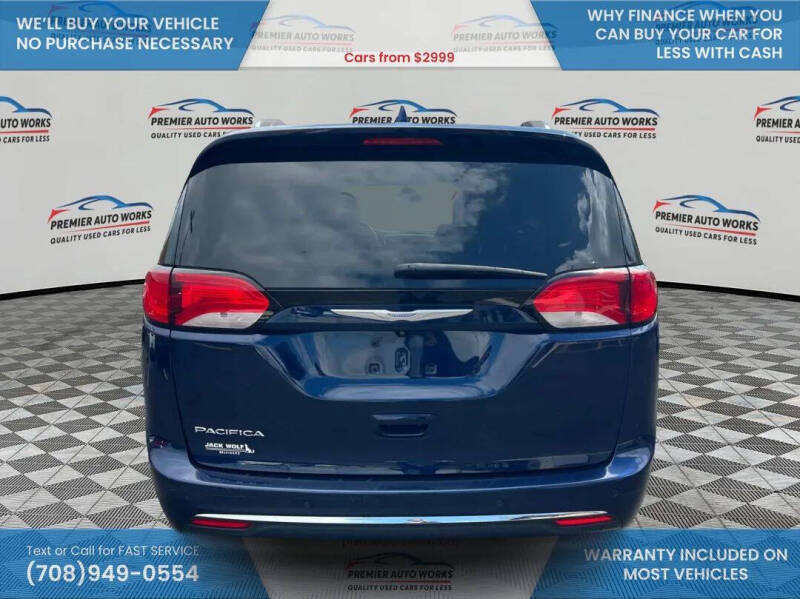 2017 Chrysler Pacifica Touring-L Plus