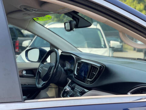 2017 Chrysler Pacifica Touring-L