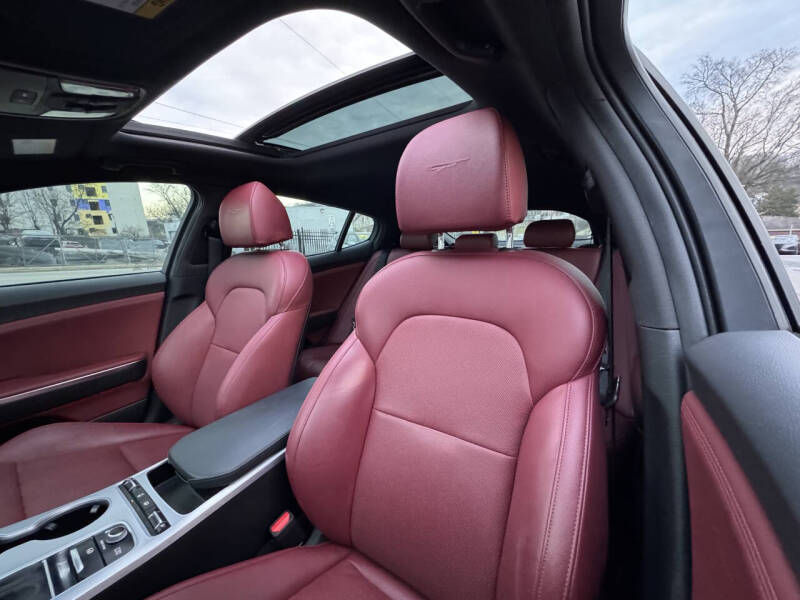 2022 Kia Stinger GT1