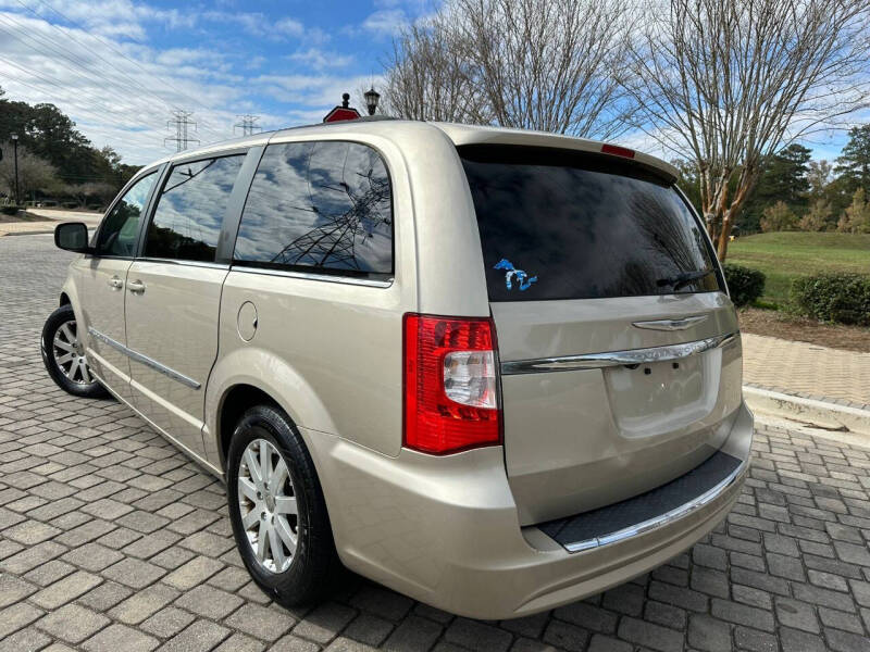 2013 Chrysler Town & Country Touring photo 21