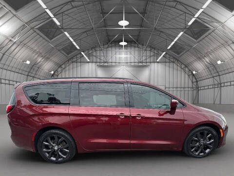 2018 Chrysler Pacifica Touring Plus