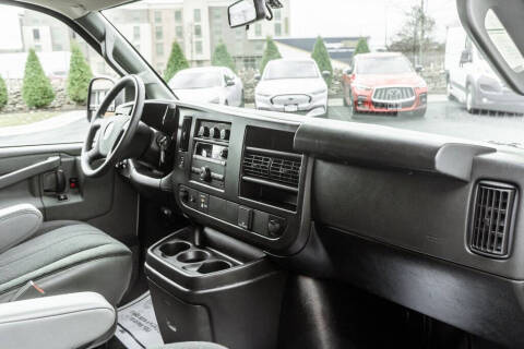 2023 GMC Savana 2500