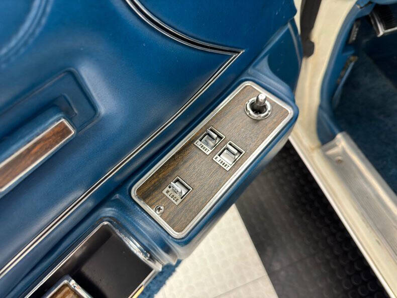 1976 Chrysler New Yorker