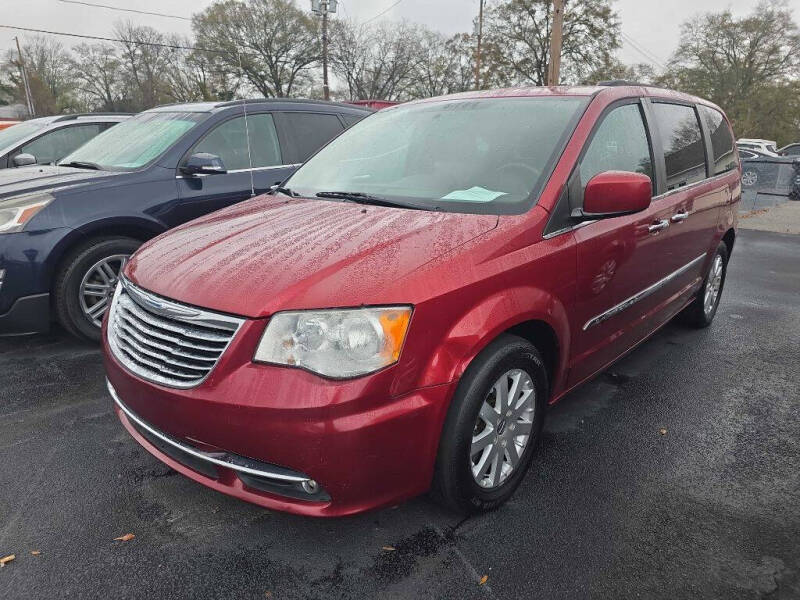 2015 Chrysler Town & Country Touring's photo