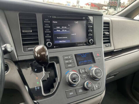 2019 Toyota Sienna XLE 8-Passenger