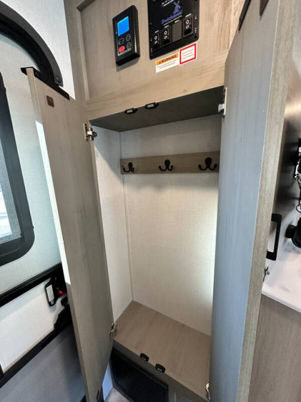 2024 Dutchmen Kodiak 2921FKDS