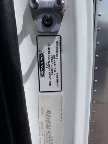 2009 Freightliner M2 106