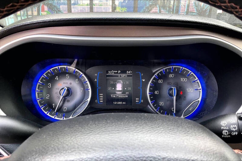 2017 Chrysler Pacifica Touring-L
