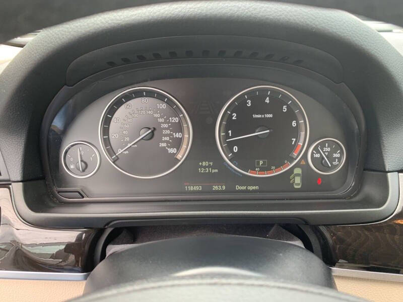 2012 BMW 5 Series 528i