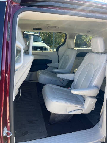 2017 Chrysler Pacifica Touring-L Plus