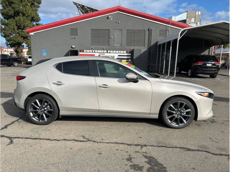 2023 Mazda Mazda3 Hatchback for sale at Carros Usados Fresno in Fresno CA