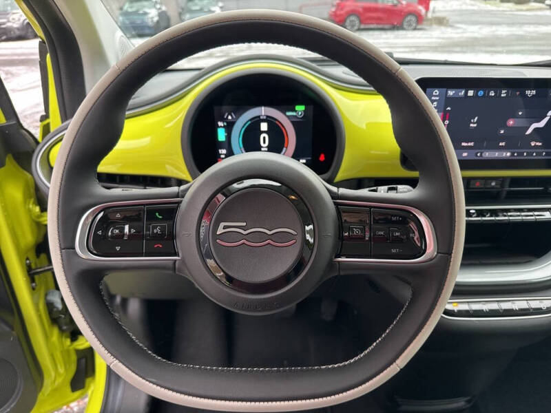 2025 FIAT 500e Giorgio Armani