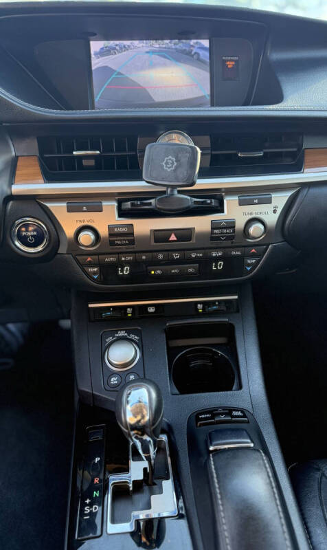 2013 Lexus ES 300h