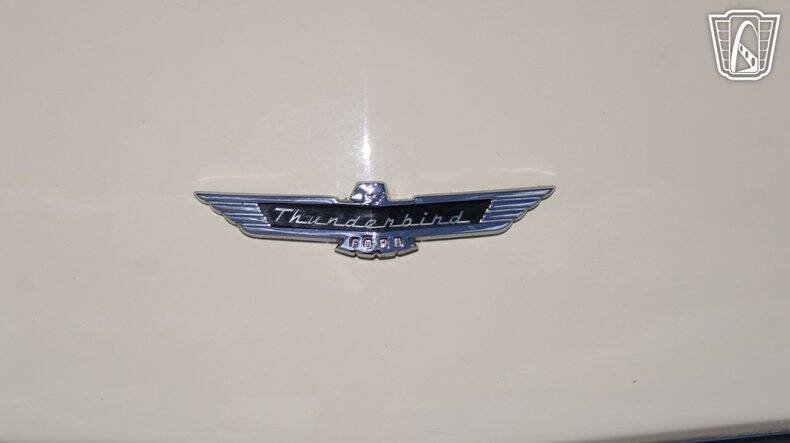 1957 Ford Thunderbird