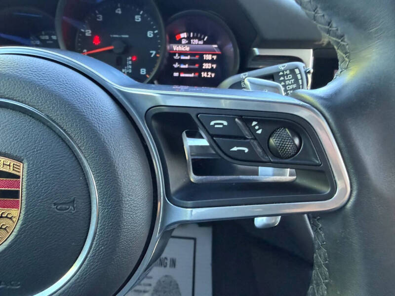 2021 Porsche Macan