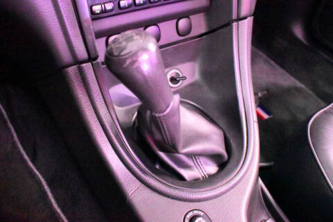 2004 Ford Mustang Deluxe