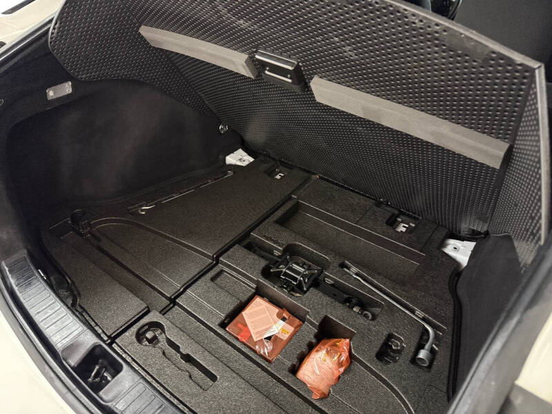 2019 Toyota Prius L Eco