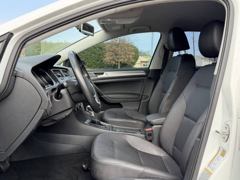 2015 Volkswagen e-Golf SEL Premium