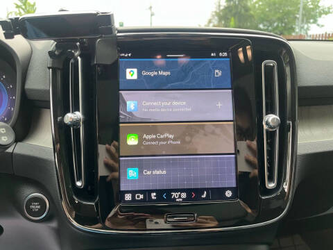 2023 Volvo XC40 B5 Plus Dark Theme