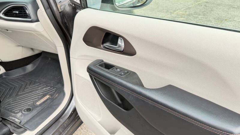 2019 Chrysler Pacifica Touring L