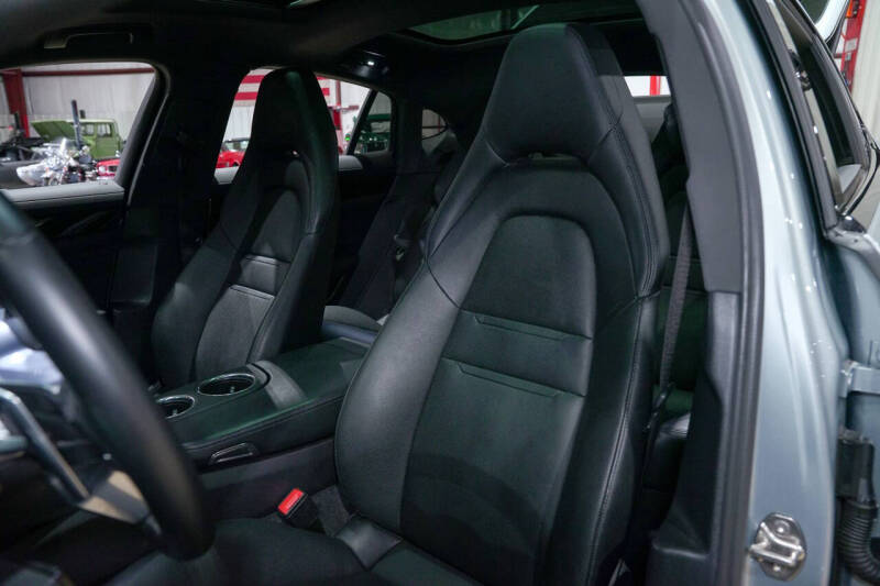 2018 Porsche Panamera 4S