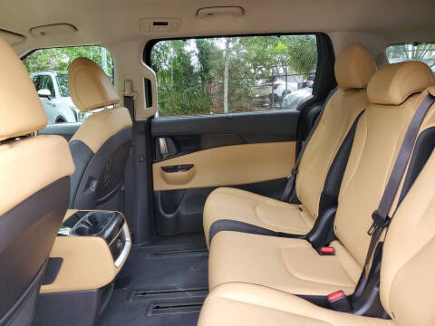2022 Kia Carnival EX