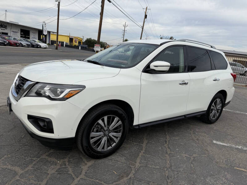 2019 Nissan Pathfinder SV