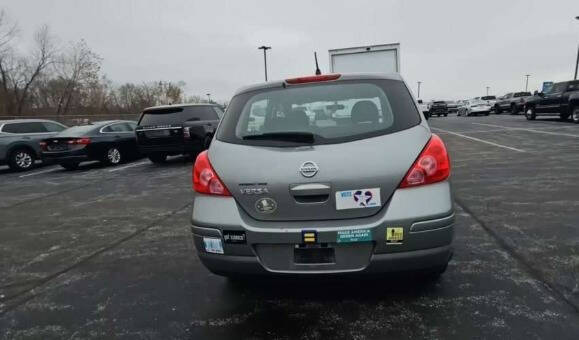 2009 Nissan Versa S photo 5