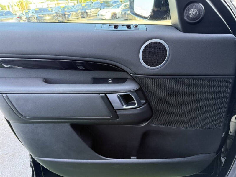 2020 Land Rover Discovery SE