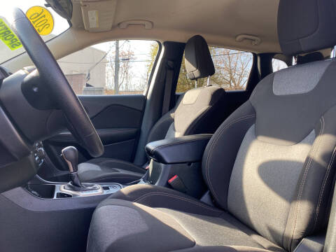 2016 Jeep Cherokee Sport