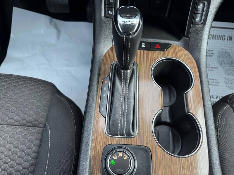 2017 GMC Acadia SLE-2
