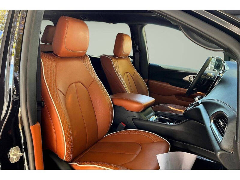 2024 Chrysler Pacifica Pinnacle