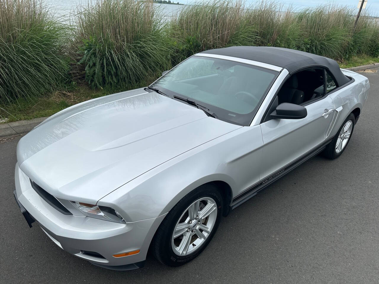 2010 Ford Mustang 8