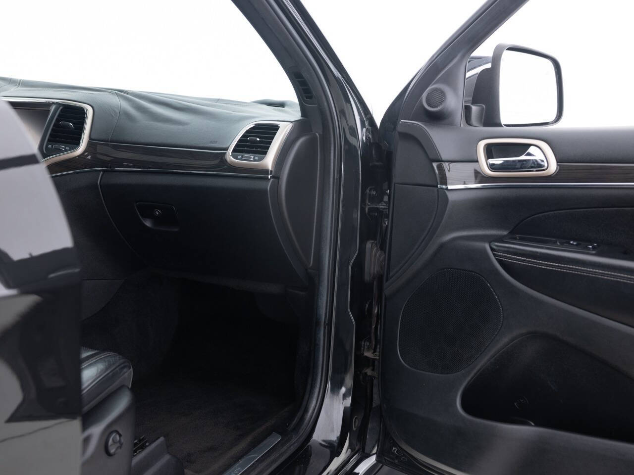 Used Car 2014 Jeep Grand Cherokee  Overland 4x4 4dr Suv For Sale Under $15,000 In Coal City, Illinois