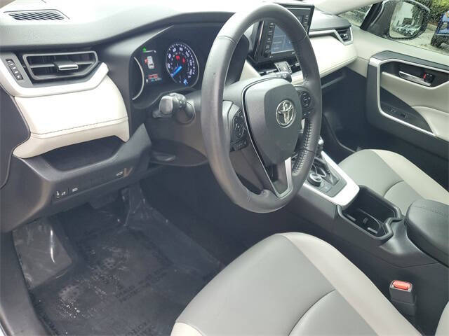 2022 Toyota RAV4 Hybrid XLE Premium