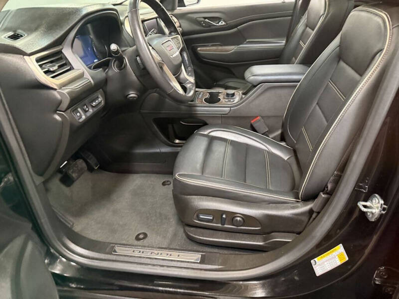 2022 GMC Acadia Denali