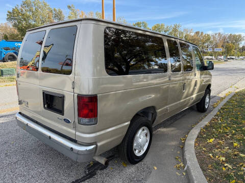 2009 Ford E-Series E-350 SD XLT