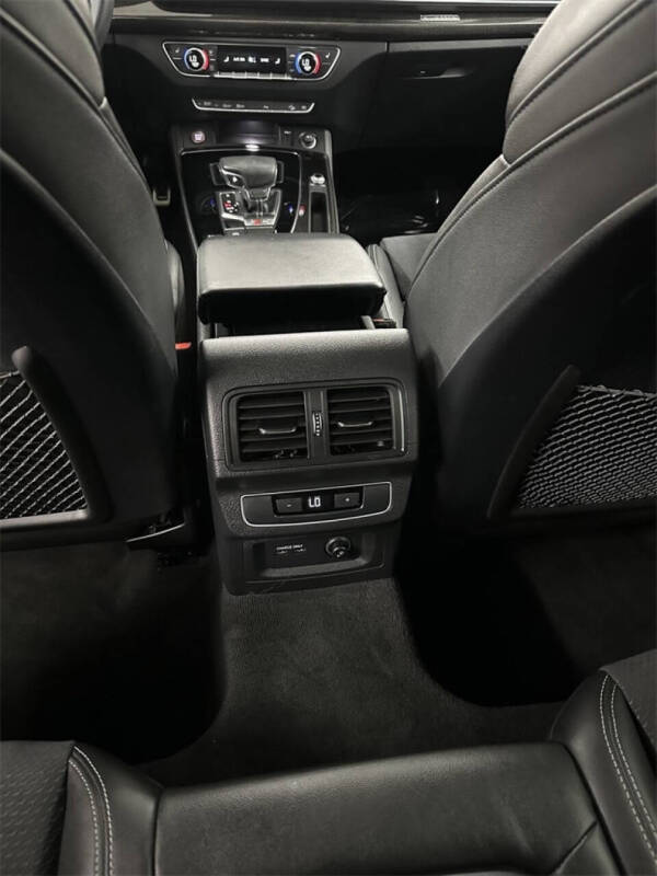 2022 Audi SQ5 Sportback 3.0T quattro Premium Plus