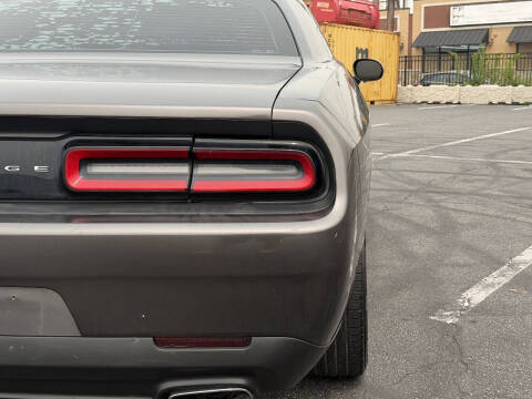 2016 Dodge Challenger SXT