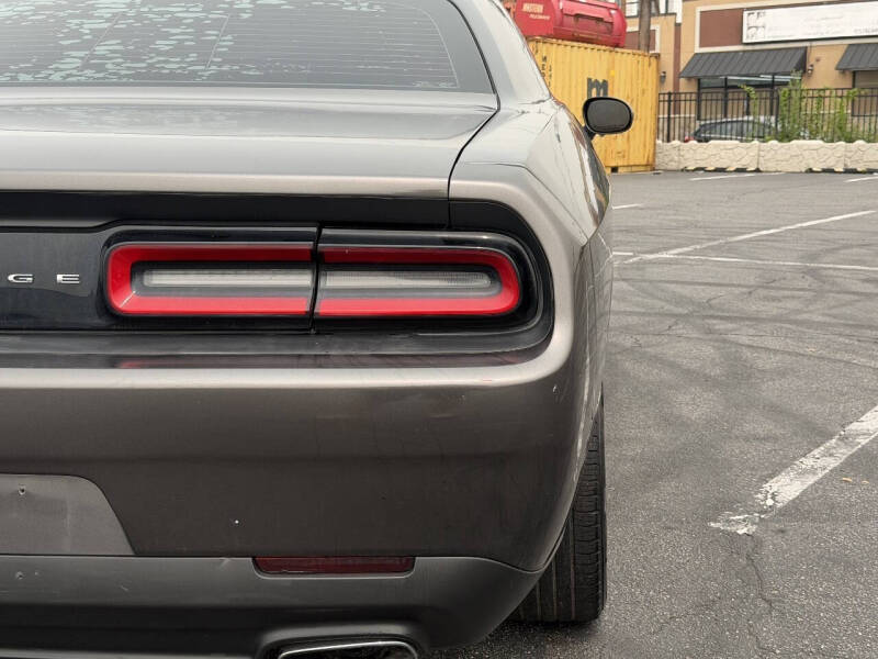 2016 Dodge Challenger SXT