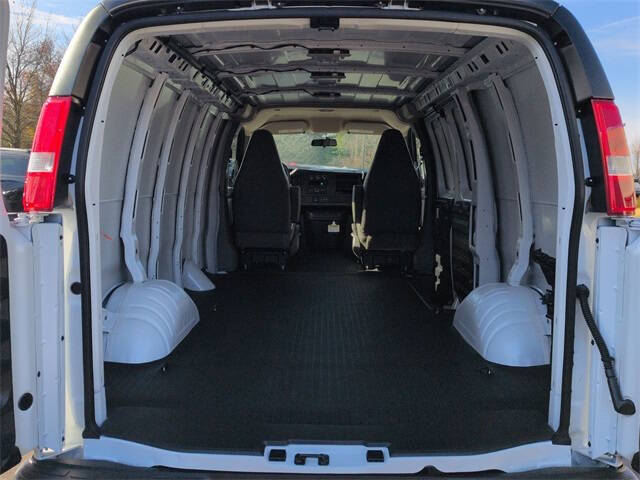 2025 Chevrolet Express 2500