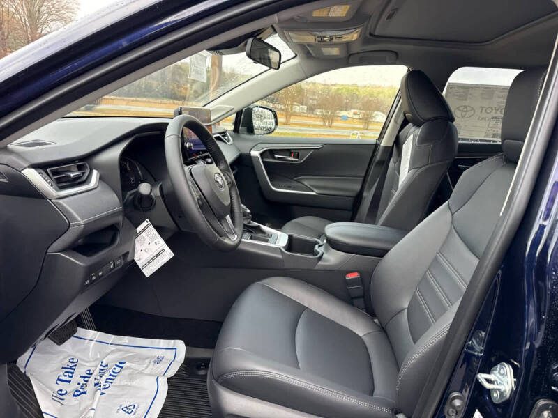 2025 Toyota RAV4 XLE Premium