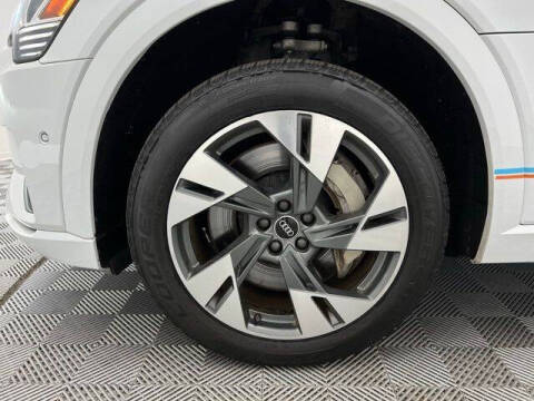 2021 Audi e-tron quattro Premium Plus