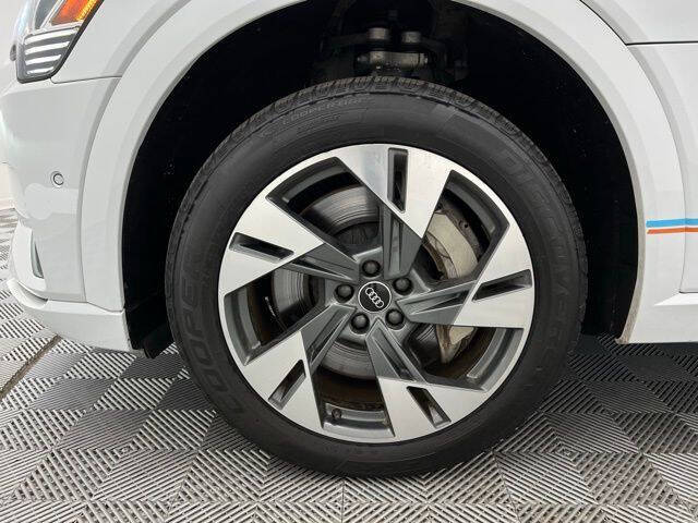 2021 Audi e-tron quattro Premium Plus